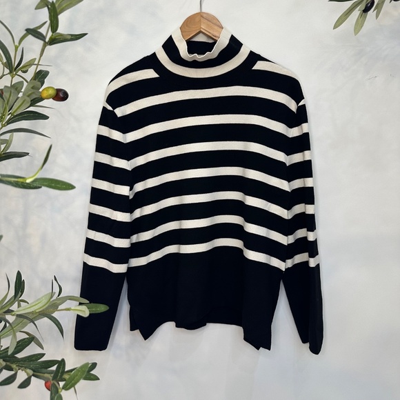H&M Black & White Striped Mock Turtleneck Sweater – Size M - Picture 3 of 6